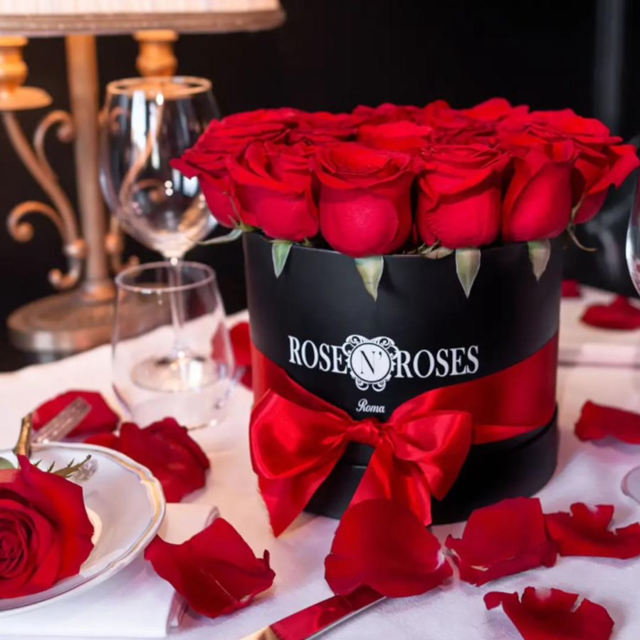 CLASSIC - Small Box con rose fresche - immagine 3